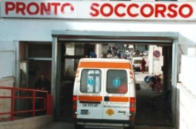 Palagiano, aggrediscono con spranghe e bottiglie 3 extracomunitari: denunciati