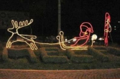 Melfi, appalti pilotati per luci di Natale: revocato divieto di dimora al sindaco