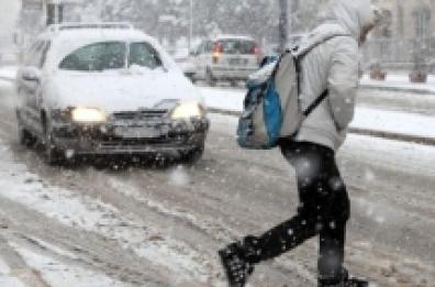 Basilicata, neve nel potentino e una mareggiata a Maratea (VIDEO)