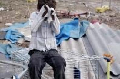 Bari, sgomberato campo rom
7 denunciati, 2 minori in comunità