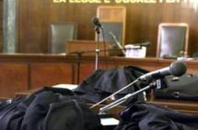 Lecce, copiarono all'esame da avvocato: condannati ai lavori sociali