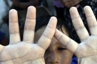Lecce, 78enne si autodenuncia: «Ho molestato le mie nipotine, allontanatemi da loro»