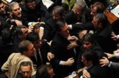 Abbassare i toni farebbe bene alla politica e al confronto sereno