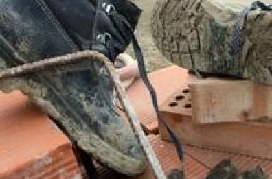 Cinque morti sul lavoro oggi in Italia, per uno era il primo giorno