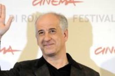 Dante, dalla fuga alla «Commedia» con Toni Servillo