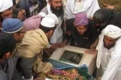 Pakistan: militanti uccidono 4 'spie'