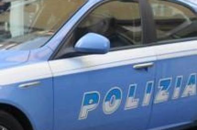 Canosa, smontavano e spedivano pezzi di auto di lusso rubate: sei arresti  per traffico internazionale 