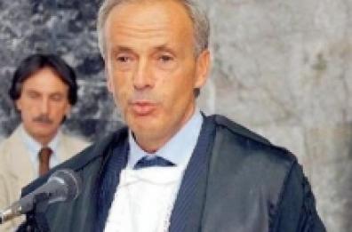 Inchiesta Sanità Laudati: nessun «doppio peso» tra Vendola e Tedesco