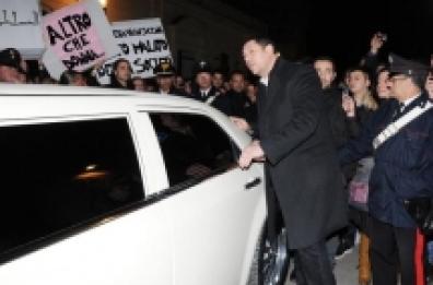 «Disgraziati» Ferrara in Tv offende i magliesi che manifestavano contro Ruby 