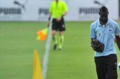 Calcio: azzurri, Balotelli torna a casa
