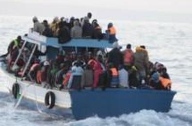 Immigrazione: barcone a sud di Lampedusa