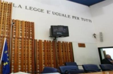 Il padre riavrà le figlie La madre amante di pentito le aveva portate con sé