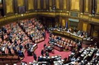 Inchieste e polemiche, sempre più urgente una legge sui partiti