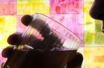 Vendeva bevande alcoliche ai minori, licenza sospesa ad un bar del Tarantino