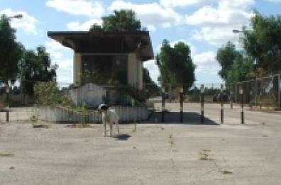 Amati e Fratoianni: scrivono al ministro «Verità su Cie a San Vito» Viaggio nella città fantasma  