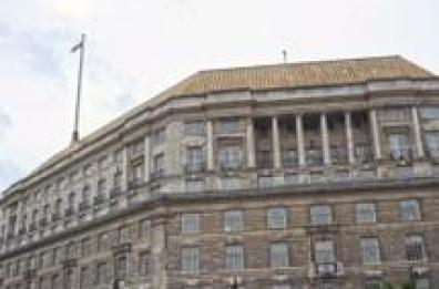 GB: agenzia MI5 apre a 007 gay