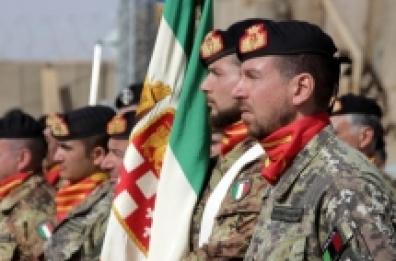 186 giorni in Afghanistan Brindisi, torna il San Marco ma lunedì una festa a metà Nastro giallo sulla "Gazzetta"