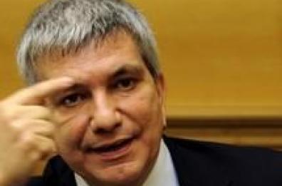 Vendola: dibattito isterico
sulla «stepchild adoption»