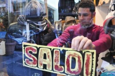 A Bari i saldi non tirano più: «Due mesi d'inferno»