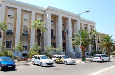 Infezione in clinica Oculistica
Bari, 4 pazienti operati di nuovo
«Mio padre rischia la vista»
