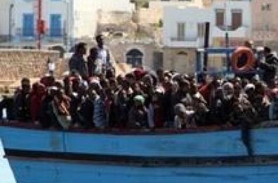 Cento marocchini espulsi
da Taranto: rifiutano protezione