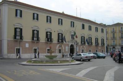 Elezioni provinciali: un pasticcio, gli «emilianisti» scelgono il centrodestra