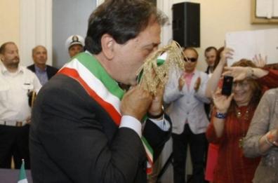 Barletta, fuoco «amico»
sul sindaco Cascella