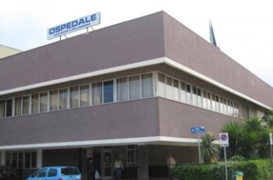 Trani, «scaricato» in fin di vita
davanti al pronto soccorso