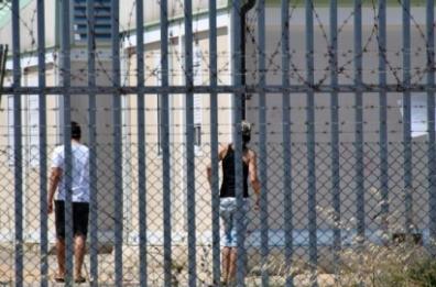 Foggia, rifugiato devasta la mensa del Cara: arrestato