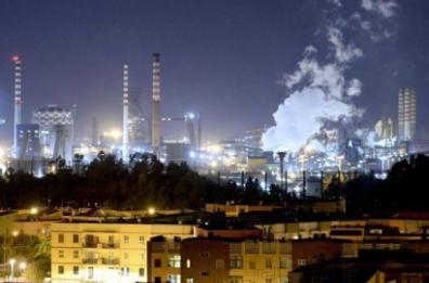 Ex Ilva, «C’è nesso causale tra le polveri inquinanti e i morti di Taranto»