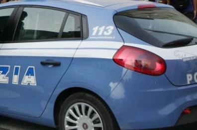 Foggia, controlli a tappeto tra i venditori ambulanti di frutta e verdura: sequestrati 20 veicoli abusivi