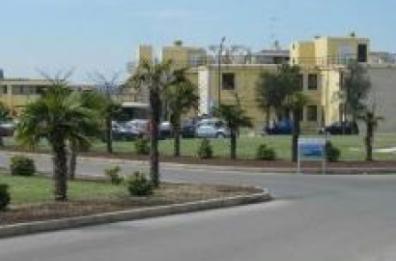 Gioielli e champagne coi soldi della clinica «Evasi otto milioni»