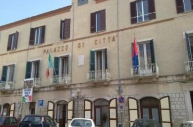 Canosa, due disoccupati
 s' incatenano al Comune