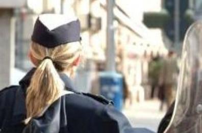 Vigilessa arrestata mentre è in vacanza in Puglia: trovata con 50 grammi di eroina
