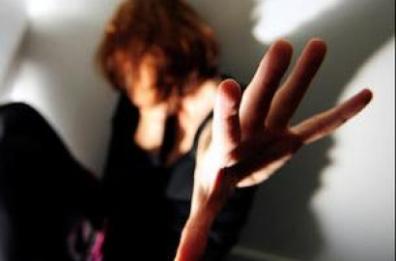 Bari,  picchiò ex e lei lo denunciò sui social: 25enne alla sbarra