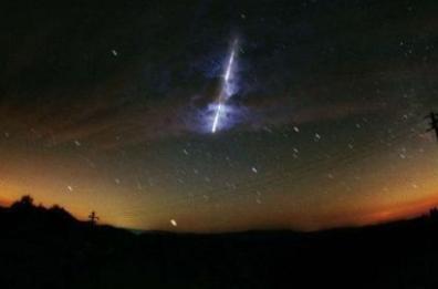 Ecco le Perseidi, le stelle cadenti più attese nella notte di San Lorenzo
