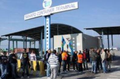 Agenzia per il lavoro portuale
 salverà gli ex addetti della Tct