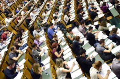 Università di Bari, stop al «quizzone» e più posti a disposizione: cambia l’accesso a  Medicina