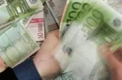 Passo dopo passo nell'universo di banche, bancari, banchieri e  misteri