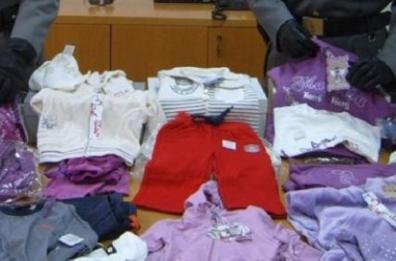 Rubano felpe per 180 euro, segnalati due minorenni