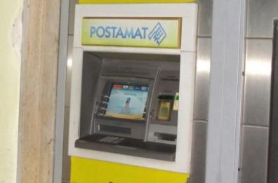 Stornara, assalto fallito con esplosivo al postamat: CC mettono in fuga i banditi