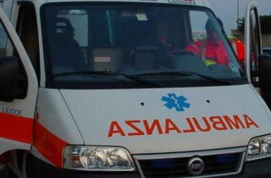 Auto tampona trattore sulla strada Bitonto-Modugno: due feriti 