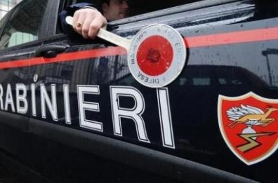 Da Giovinazzo a Bari contromano sulla SS 16, denunciata 30enne: nell'auto bottiglie di birra e vino vuote