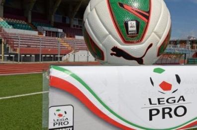 Calciatori Matera aggrediti
da tifosi. Solidarietà dell'Aic