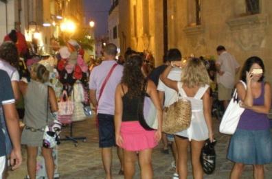 Movida violenta a Gallipoli: turisti picchiati e rapinati finiscono in ospedale