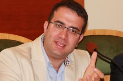 Taranto, aggredito il presidente della Provincia: Gugliotti schiaffeggiato e spintonato VD