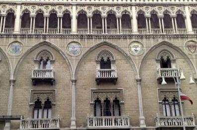 Bari, incendio a Palazzo Fizzarotti: nessun ferito