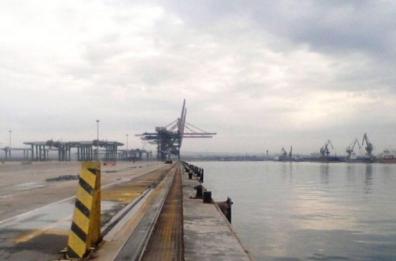 Nel porto di Taranto «sosta temporanea» per la Drea, nave con amianto respinta da altri porti