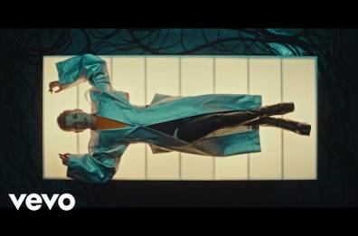 Emma col 45 giri di «Ogni volta è così». Il VIDEO