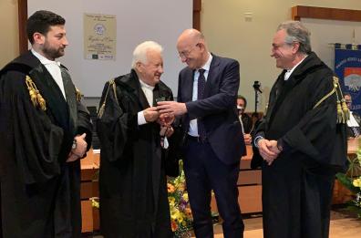 Cinquant'anni di professione, consegnate le «Toghe d'oro» a Taranto